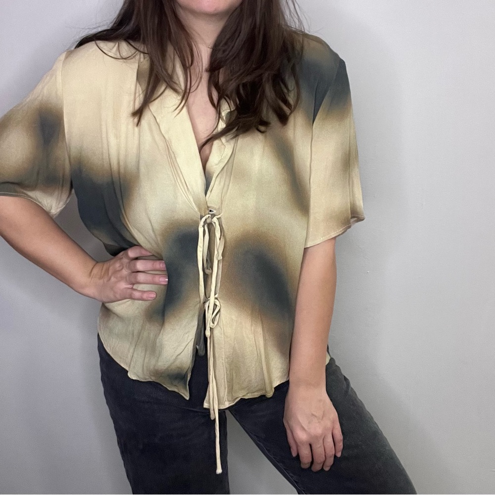DISSH Henley Tie Front Shirt Beige Black Abstract Print US 6 - Picture 2 of 12